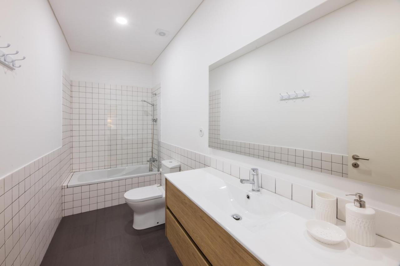Linden Tree House A And B Apartment Caldelas Exterior photo
